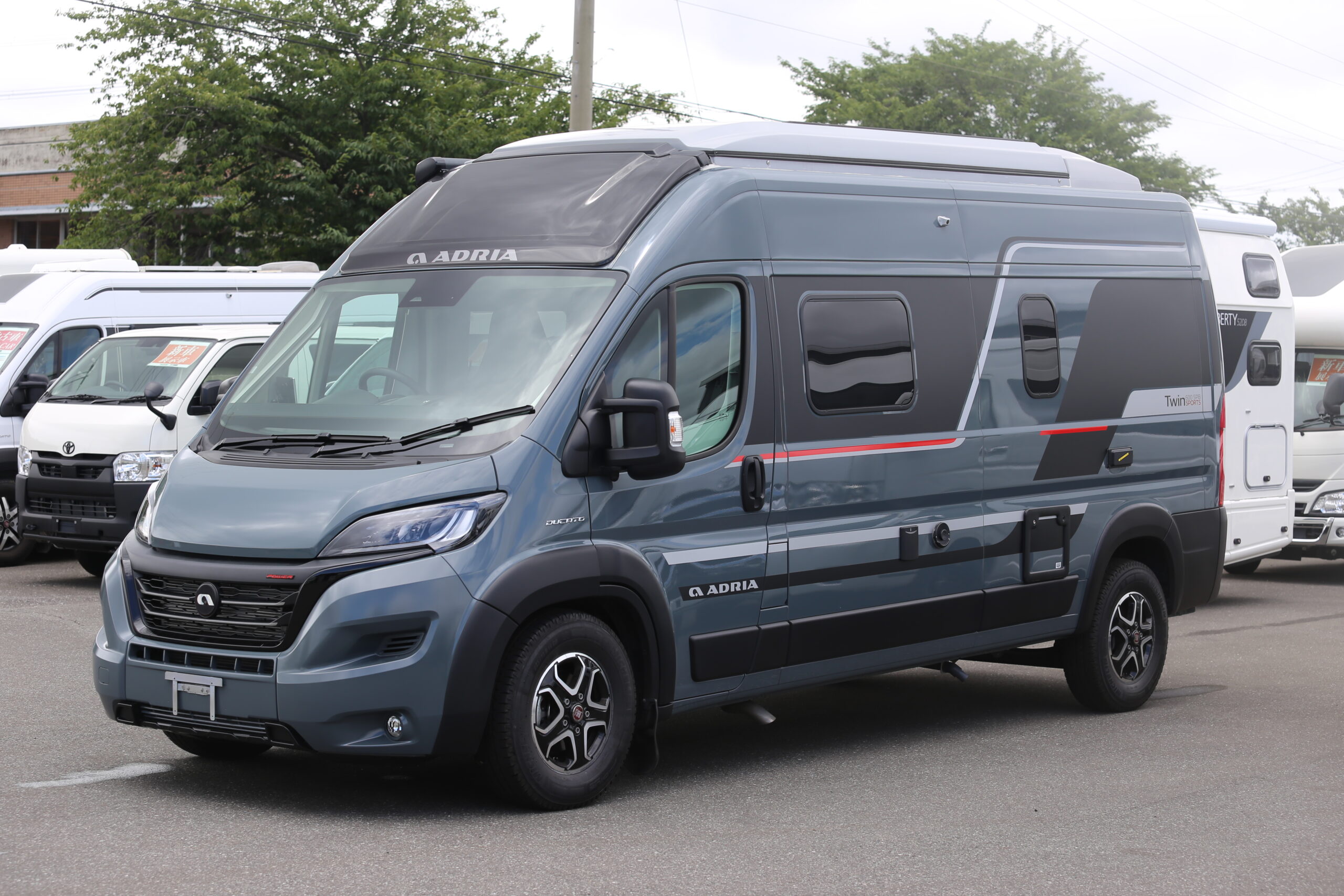 TWIN SPORTS 600 SPB | キャンピングカーの新車・中古車販売