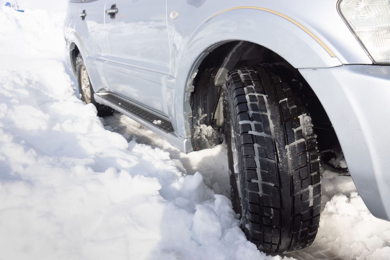雪道を走るときは4WDのキャンピングカーの方が有利