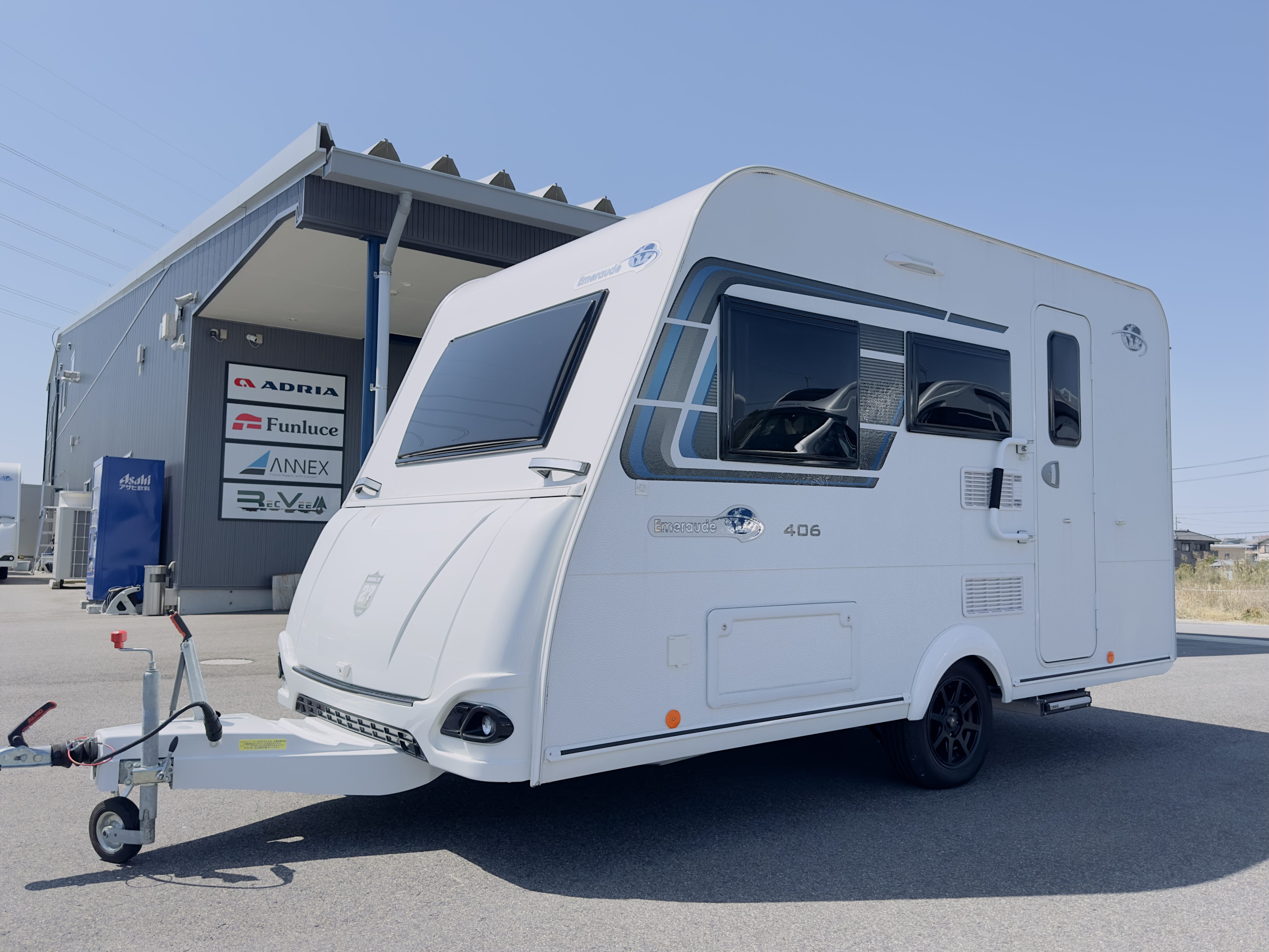 エメロード406 VIP1.0 | キャンピングカーの新車・中古車販売｜デルタ 