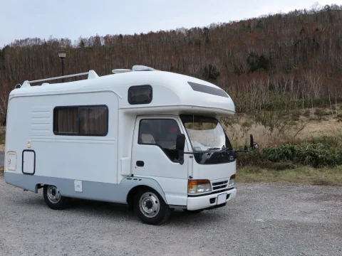 キャンピングカーで4WDを選ぶとメリットあり│2WDとの違いやデメリットも確認